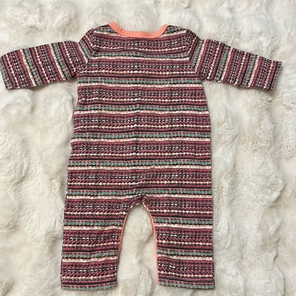 Jessica Simpson Snap Onesies with Cap 0-3M - Picture 4 of 6